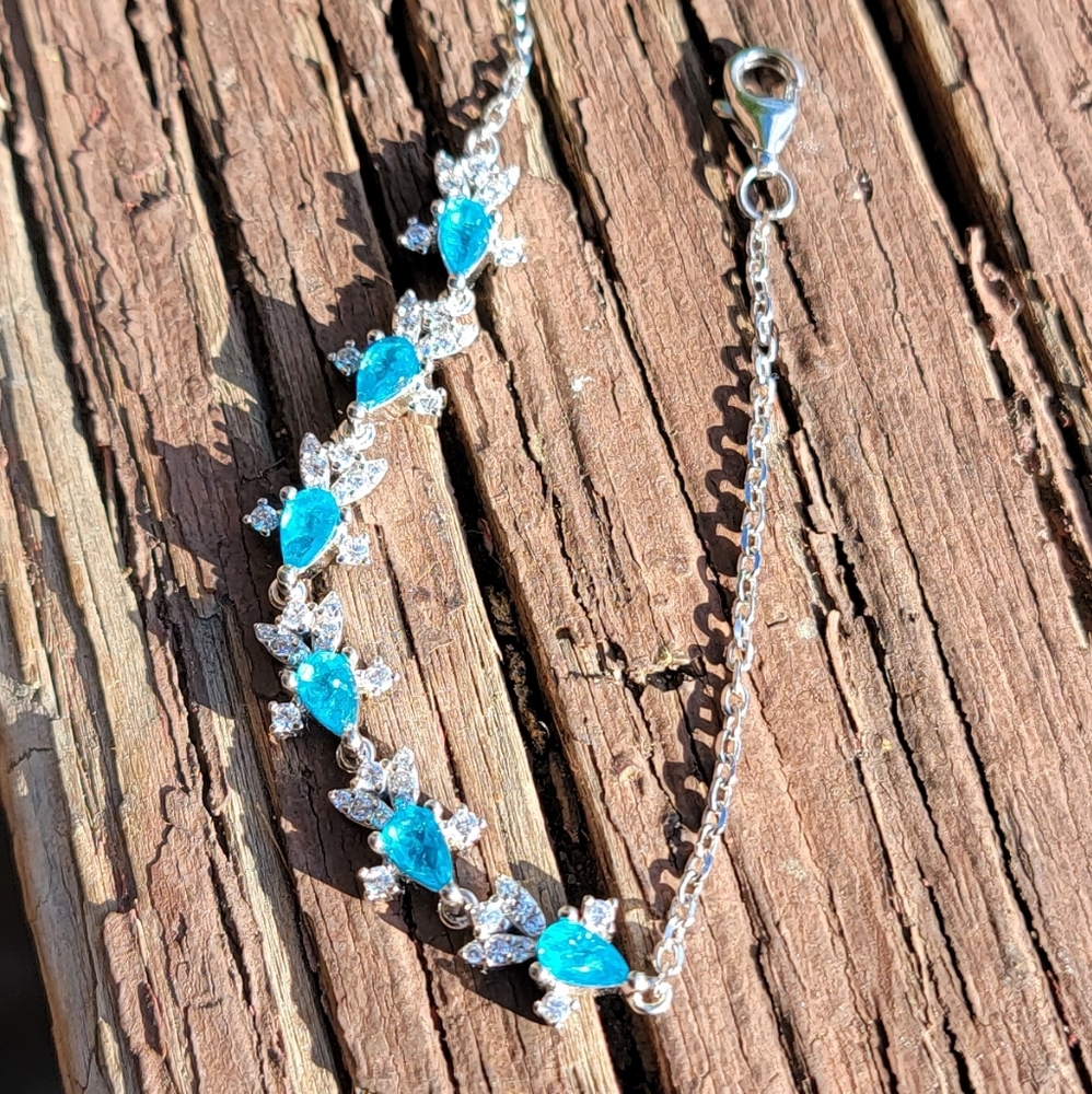 NEW STERLING SILVER + 14K GOLD PLATED Unheated Pear Blue Apatite Bracelet